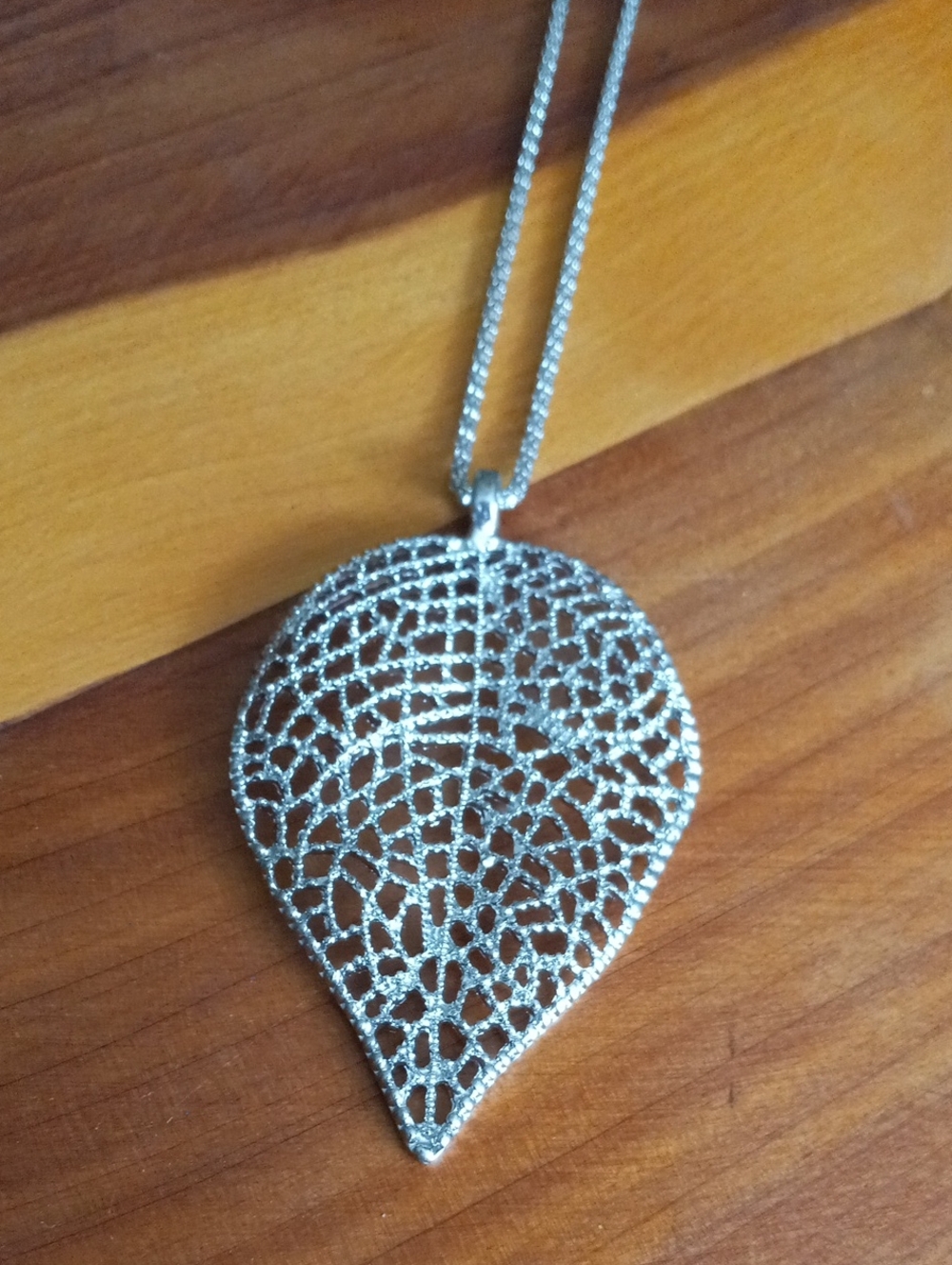 Long Silver Tone Filigree Leaf Pendant Necklace